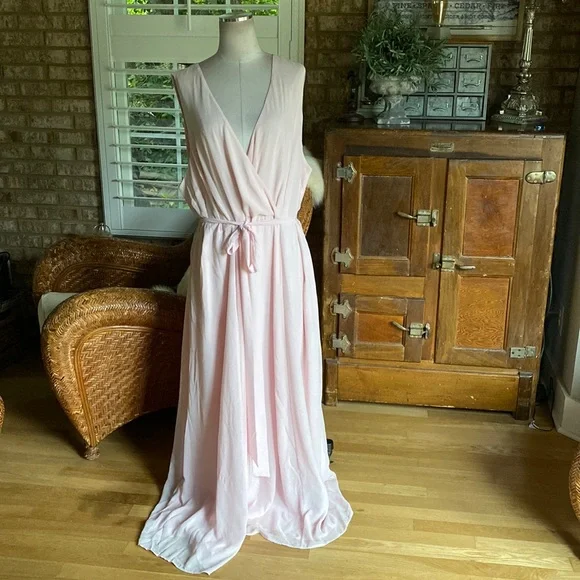 light pink wrap dress Genevieve Women's Ruffle Wrap Dress Shell Beach Pink XS (SIZE 0/2)